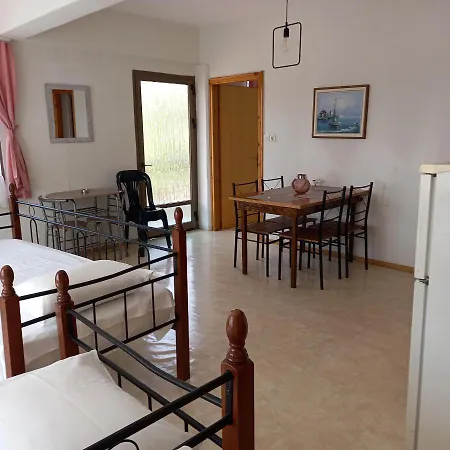 Μαρου Rooms Olympiaki Akti Exterior photo